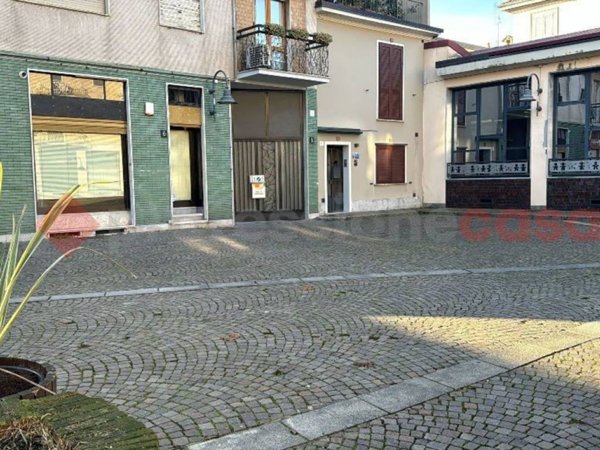 negozio in vendita a Pioltello