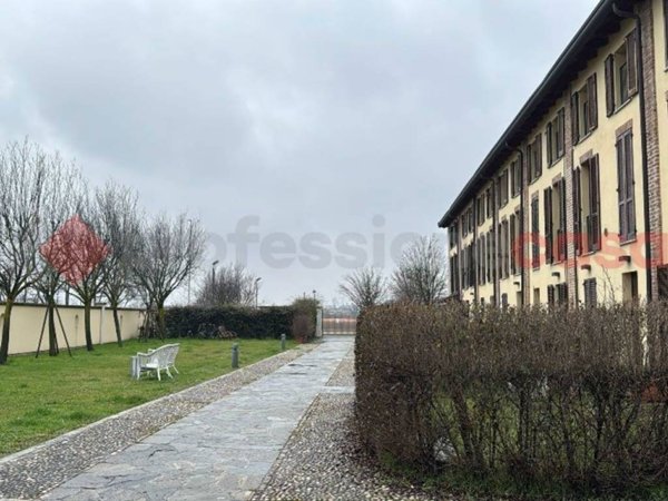 appartamento in vendita a Pioltello in zona Rugacesio