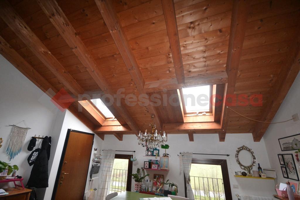 appartamento in vendita a Pioltello in zona Rugacesio