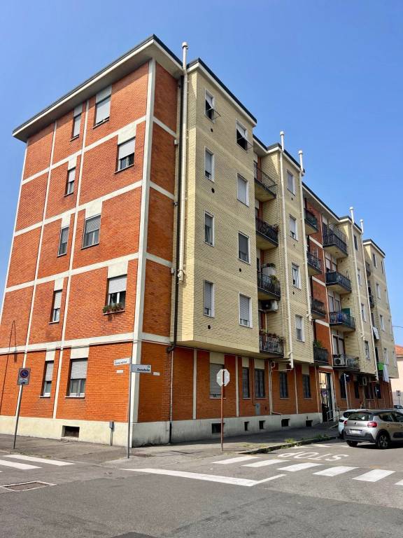 appartamento in vendita a Pioltello in zona Seggiano