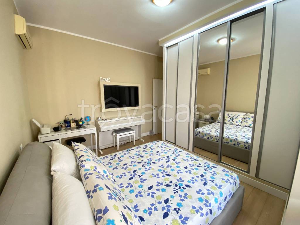 appartamento in vendita a Pioltello in zona Seggiano