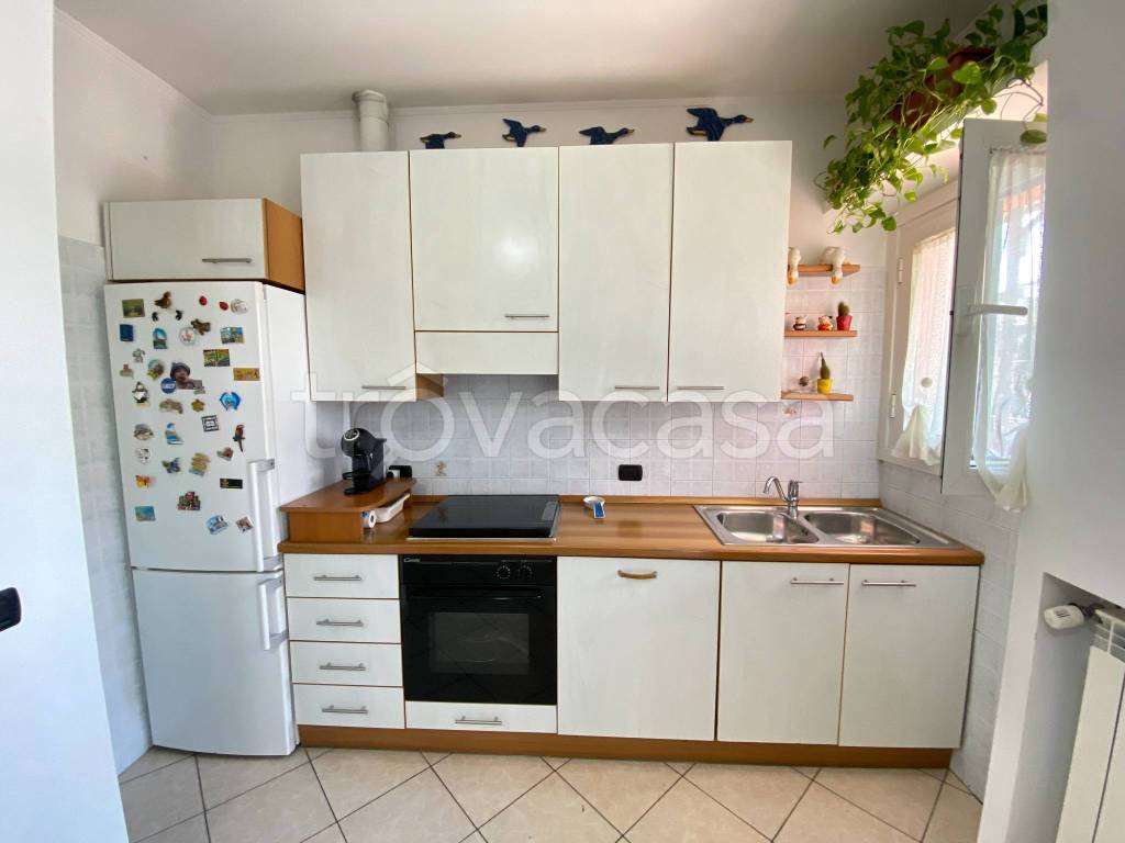 appartamento in vendita a Pioltello in zona Seggiano
