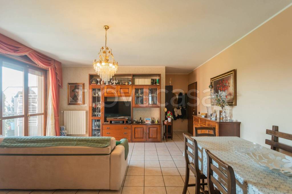 appartamento in vendita a Pioltello in zona Limito