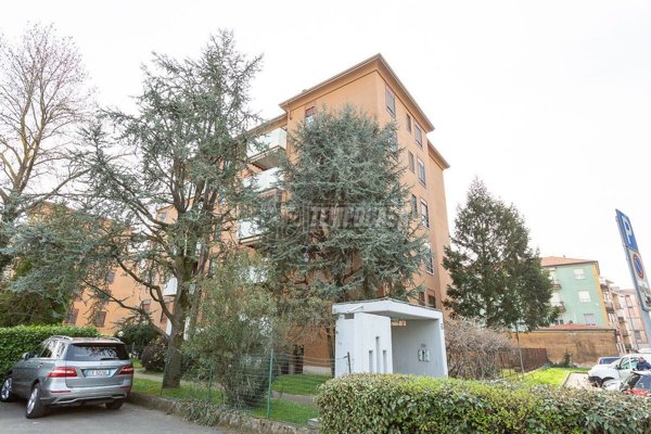 appartamento in vendita a Pioltello in zona Seggiano