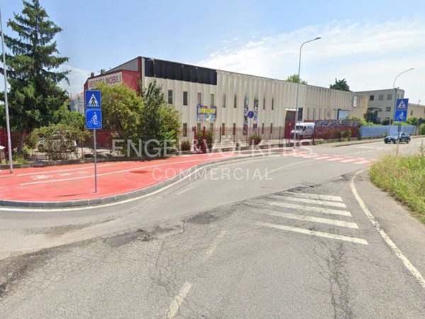 locale commerciale in vendita a Pioltello in zona Seggiano