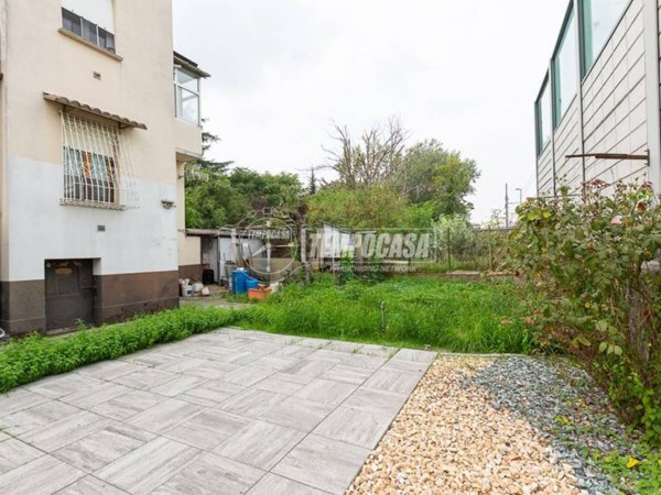 appartamento in vendita a Pioltello in zona Limito