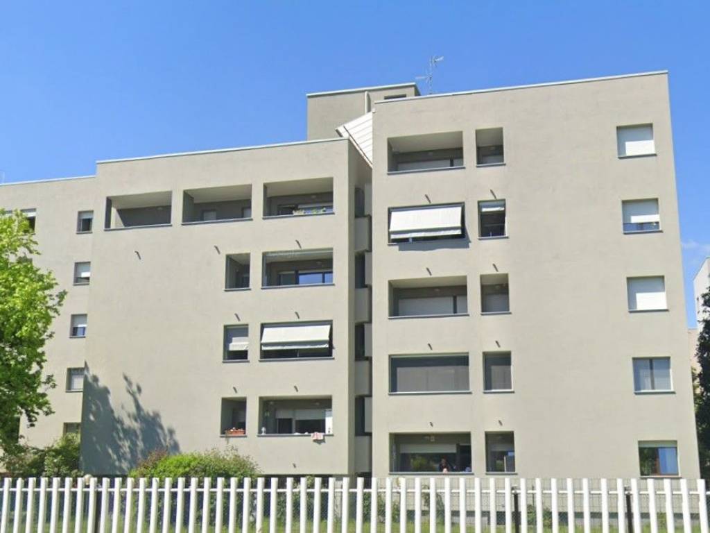 appartamento in vendita a Pioltello in zona Seggiano