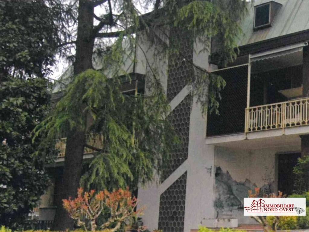 casa indipendente in vendita a Pioltello in zona Seggiano