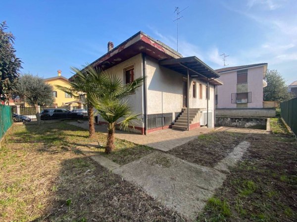 casa indipendente in vendita a Pioltello