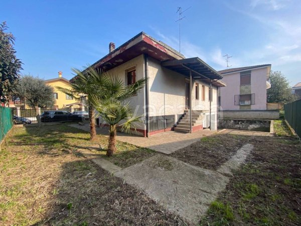 casa indipendente in vendita a Pioltello