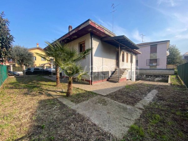 casa indipendente in vendita a Pioltello