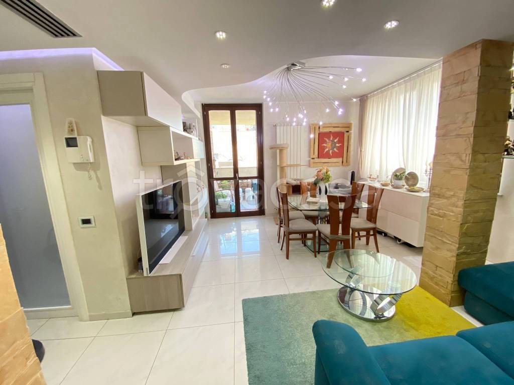 appartamento in vendita a Pioltello in zona Seggiano