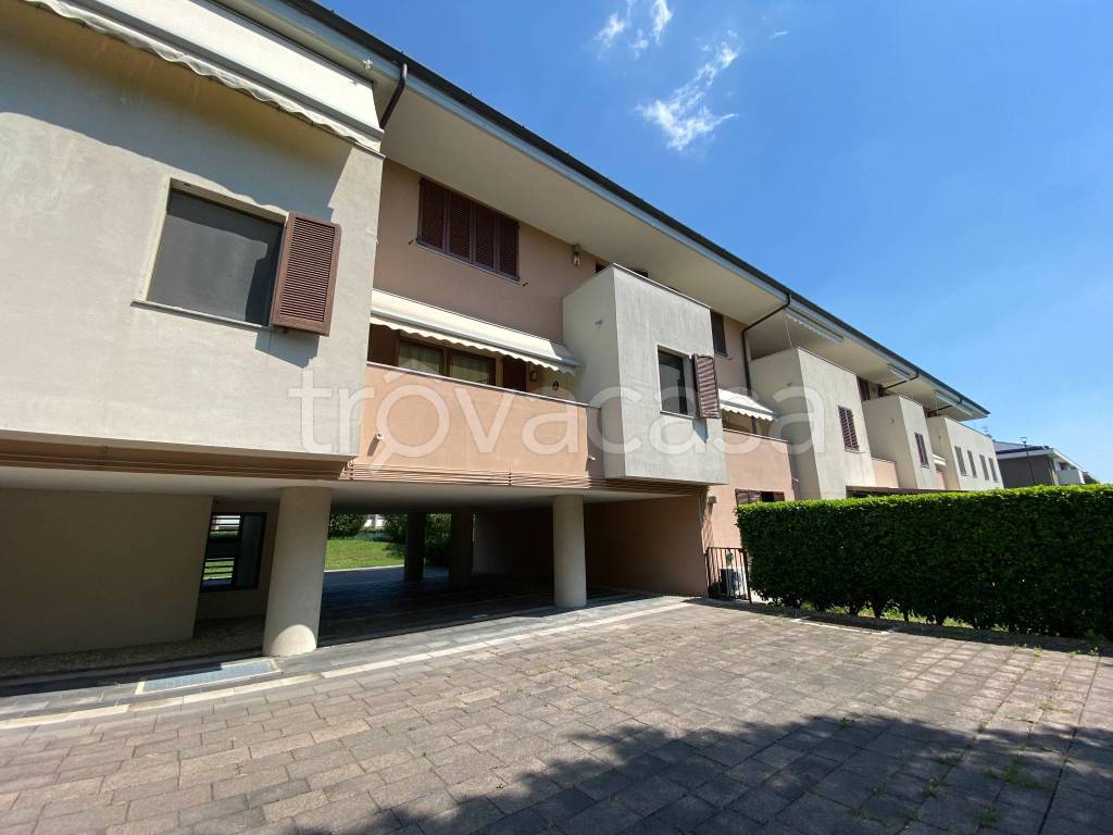 appartamento in vendita a Pioltello in zona Seggiano