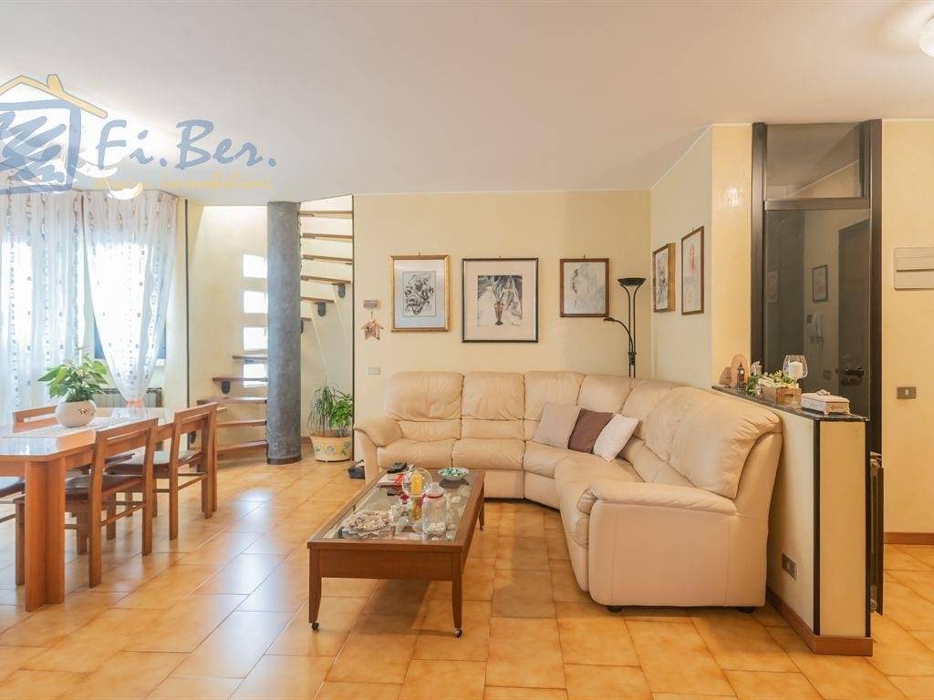 appartamento in vendita a Pioltello in zona Limito