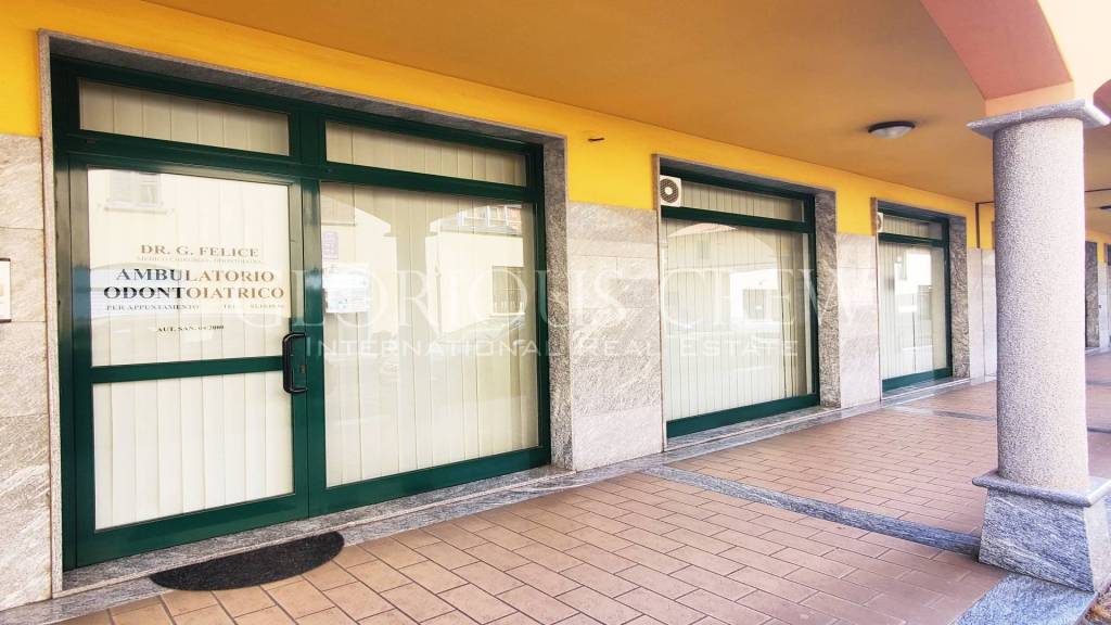 negozio in vendita a Pioltello