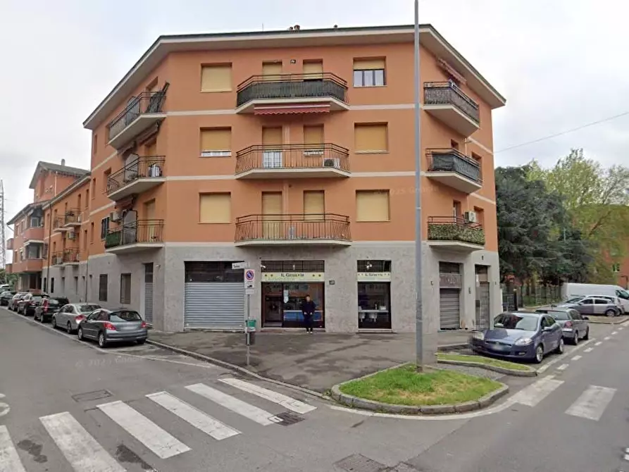 negozio in vendita a Pioltello