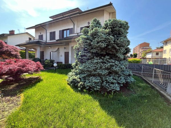 casa indipendente in vendita a Pioltello in zona Seggiano