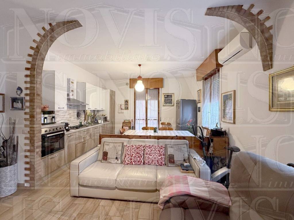 appartamento in vendita a Pioltello in zona Seggiano