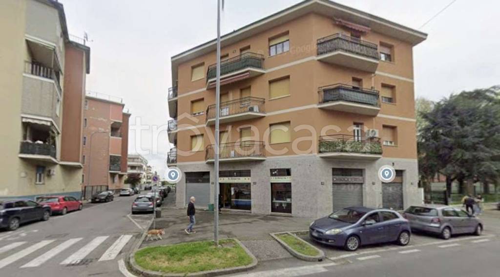 negozio in vendita a Pioltello