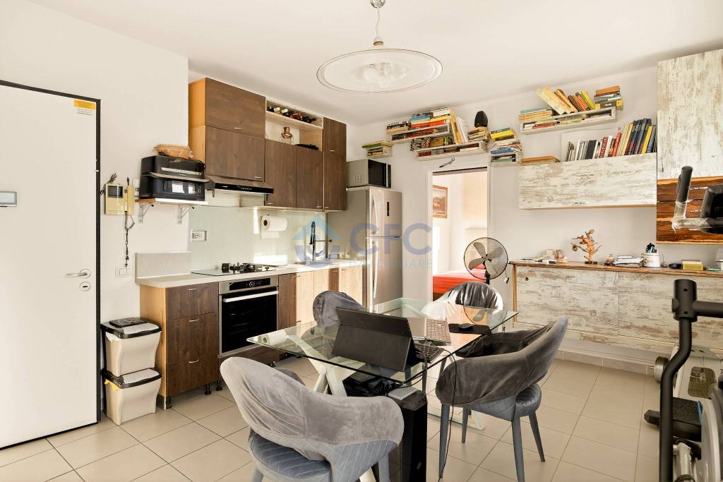 appartamento in vendita a Pioltello in zona Seggiano