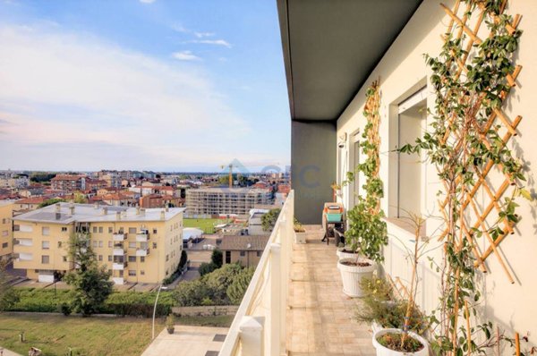 appartamento in vendita a Pioltello in zona Seggiano