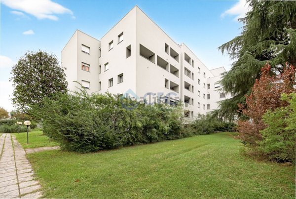 appartamento in vendita a Pioltello in zona Seggiano