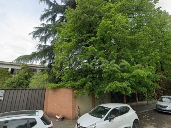 locale commerciale in vendita a Pioltello