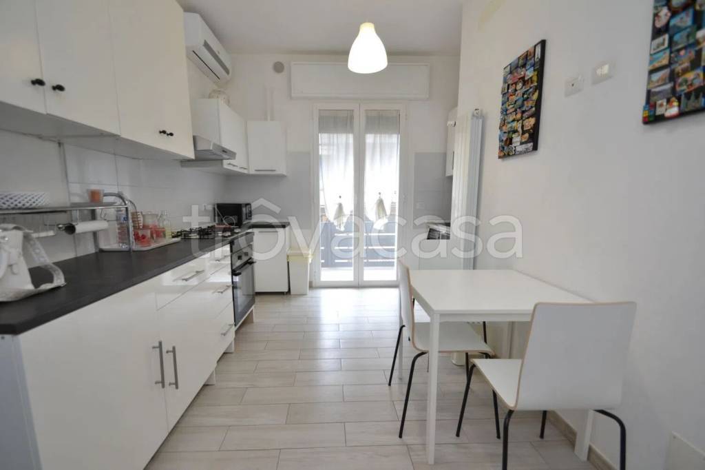 appartamento in vendita a Pioltello in zona Rugacesio