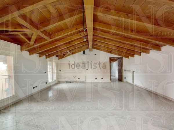 appartamento in vendita a Pioltello in zona Seggiano