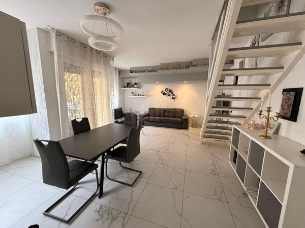 appartamento in vendita a Pioltello in zona Seggiano