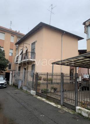 appartamento in vendita a Pioltello in zona Seggiano