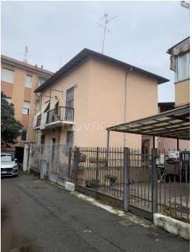 appartamento in vendita a Pioltello in zona Seggiano