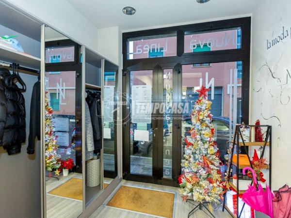 negozio in vendita a Pioltello