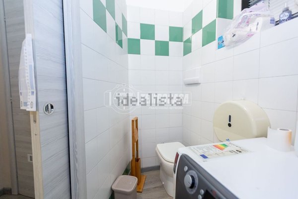 locale commerciale in vendita a Pioltello