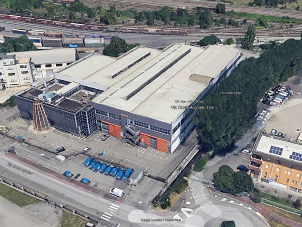 locale commerciale in vendita a Pioltello in zona Limito