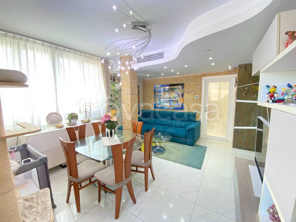 appartamento in vendita a Pioltello in zona Seggiano