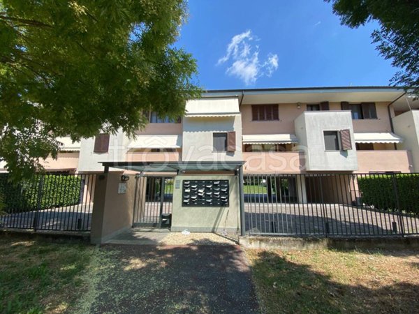 appartamento in vendita a Pioltello in zona Seggiano