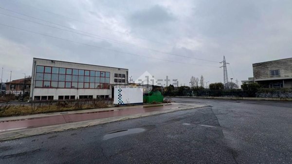ufficio in vendita a Pioltello