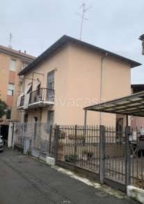 appartamento in vendita a Pioltello in zona Seggiano