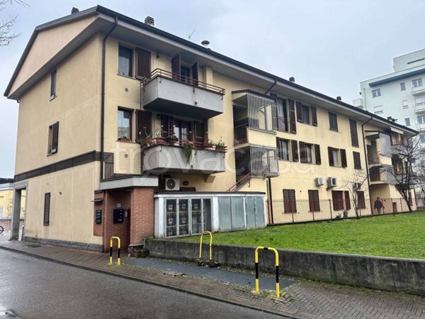 appartamento in vendita a Pioltello in zona Seggiano