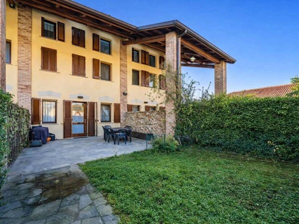 appartamento in vendita a Pioltello in zona Rugacesio