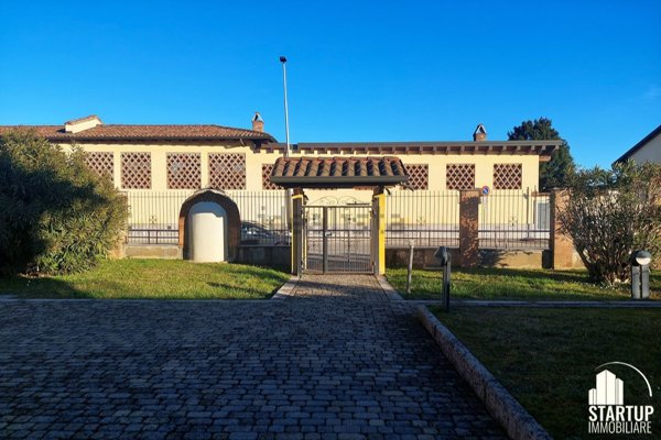 appartamento in vendita a Pioltello in zona Rugacesio