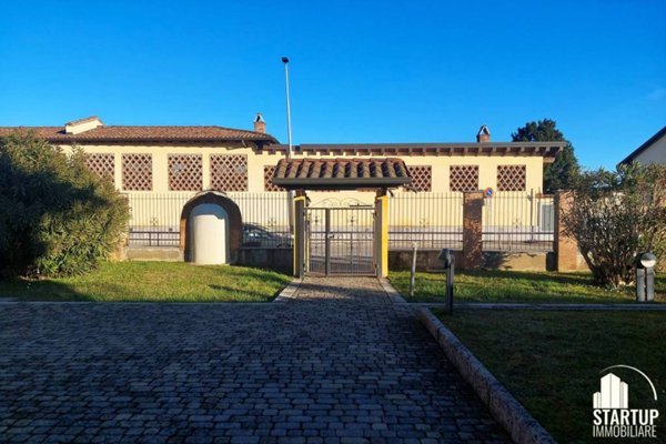 appartamento in vendita a Pioltello in zona Rugacesio