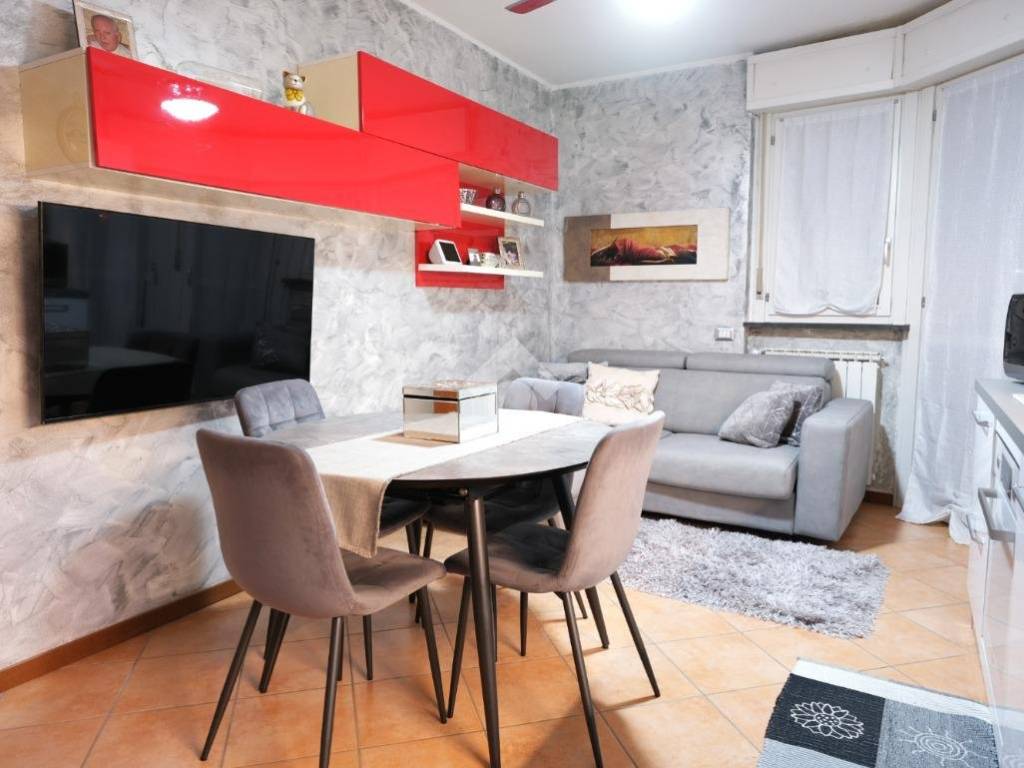 appartamento in vendita a Pioltello in zona Seggiano