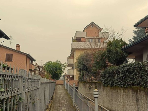 appartamento in vendita a Pioltello in zona Seggiano