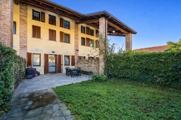 appartamento in vendita a Pioltello in zona Rugacesio