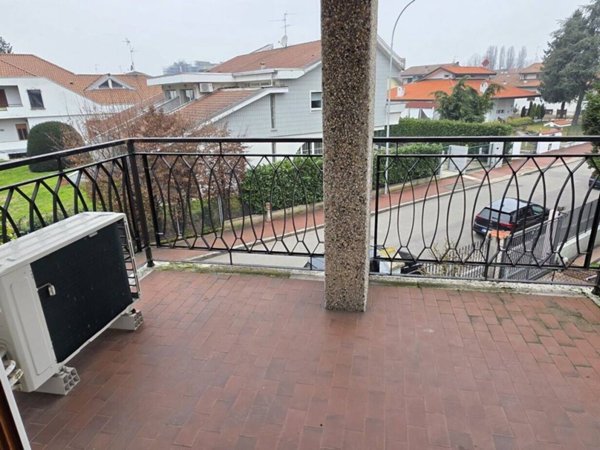 appartamento in vendita a Pioltello in zona Seggiano