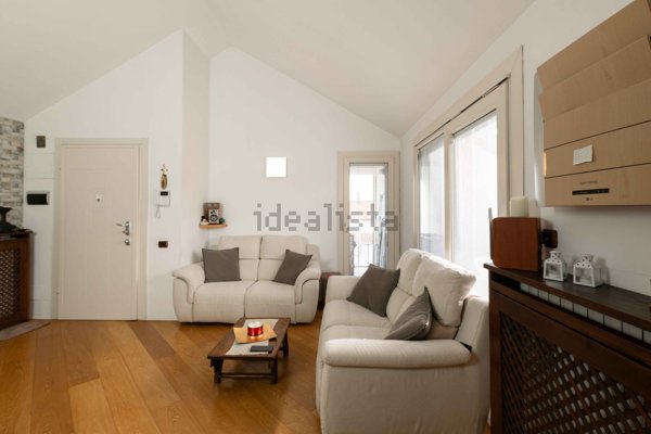 appartamento in vendita a Pioltello in zona Seggiano