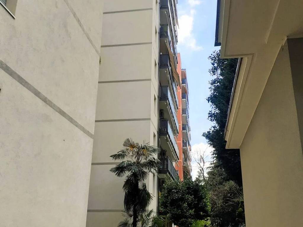 appartamento in vendita a Pioltello in zona Seggiano