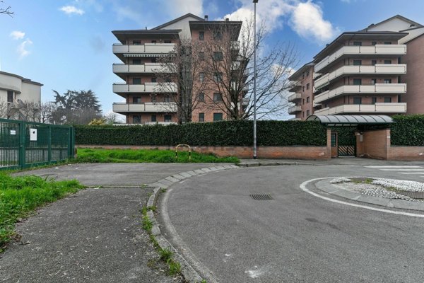 appartamento in vendita a Pioltello in zona Seggiano